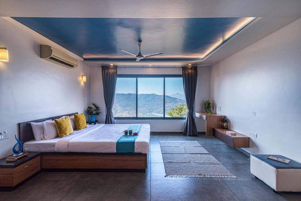 Eyes On The Lake By Stayvista - A Hillside Villa With A Captivating View Of The River Пюн Екстериор снимка
