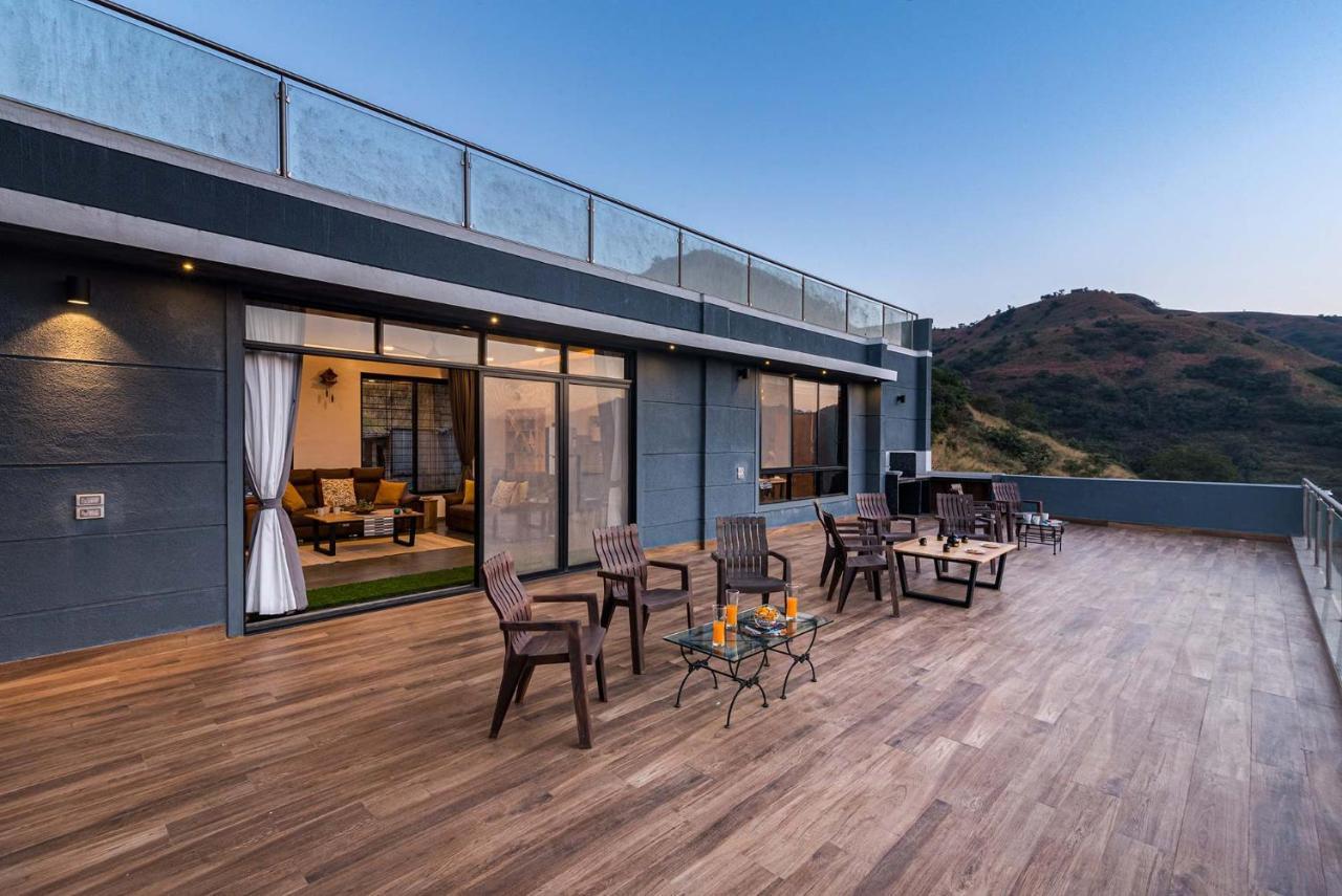 Eyes On The Lake By Stayvista - A Hillside Villa With A Captivating View Of The River Пюн Екстериор снимка