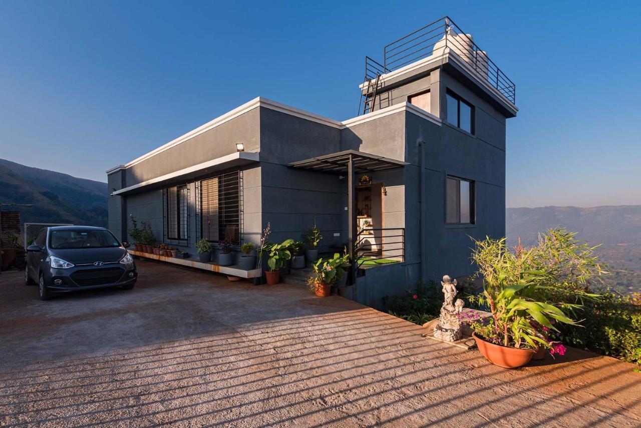 Eyes On The Lake By Stayvista - A Hillside Villa With A Captivating View Of The River Пюн Екстериор снимка